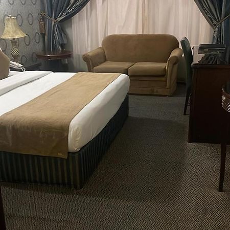 Sun & Sands Hotel Llc Dubai Bagian luar foto