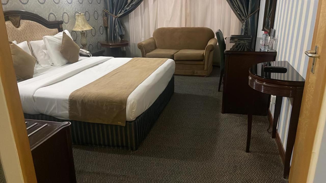 Sun & Sands Hotel Llc Dubai Bagian luar foto