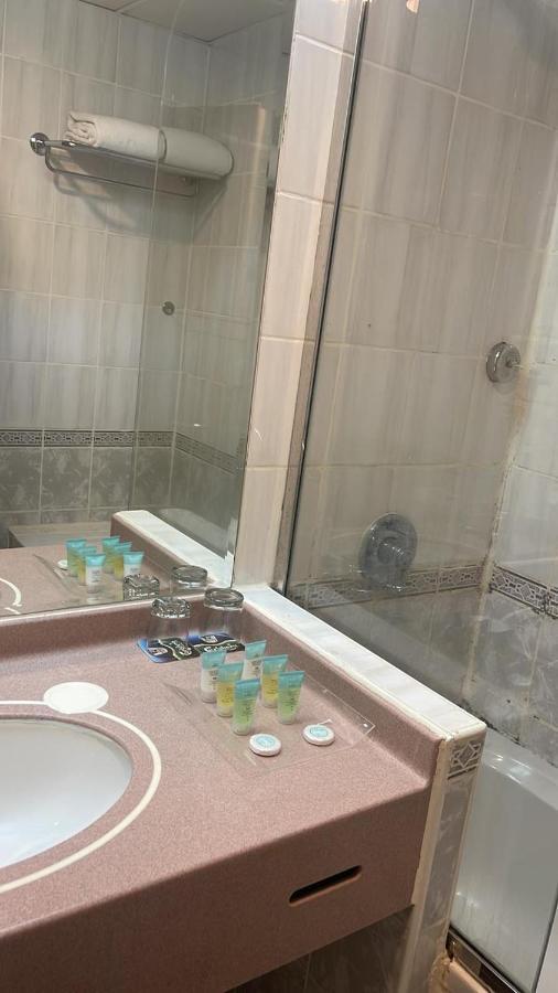 Sun & Sands Hotel Llc Dubai Bagian luar foto